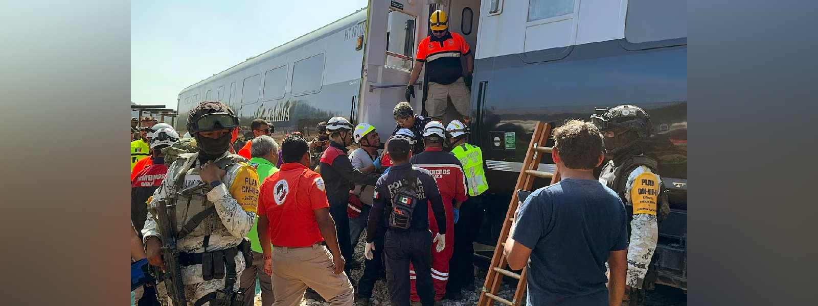 මෙක්සිකෝවේ දුම්රිය අනතුරකින් 13ක් මියයයි..